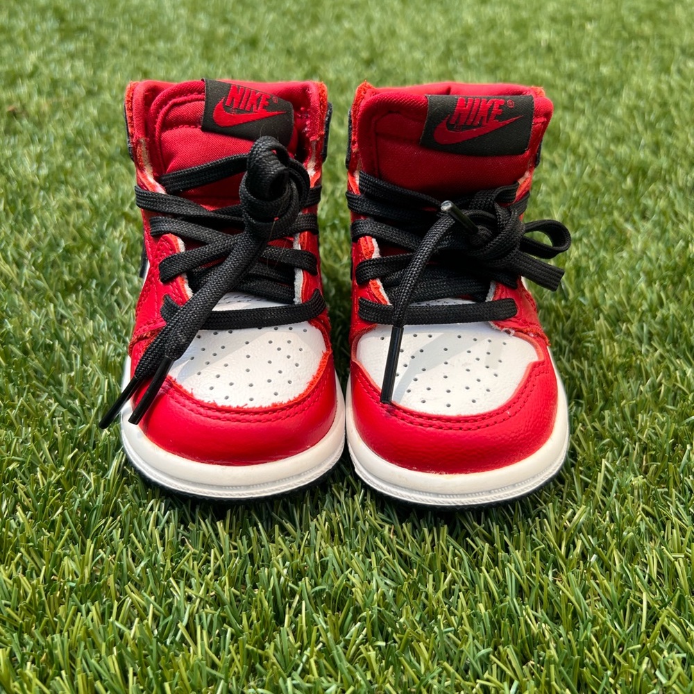Jordan 1 High OG Snake